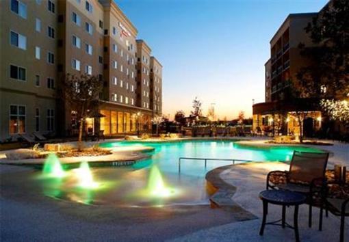 фото отеля Courtyard San Antonio Six Flags at The RIM