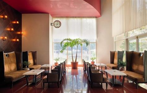 фото отеля Ramada Plaza Doha Hotel