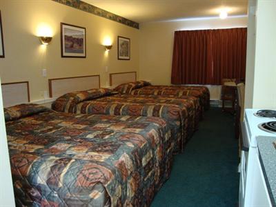 фото отеля Canadas Best Value Inn Kamloops