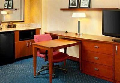 фото отеля Courtyard by Marriott Cincinnati Blue Ash