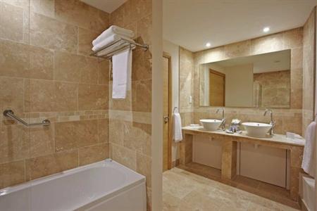 фото отеля Doubletree by Hilton Milton Keynes