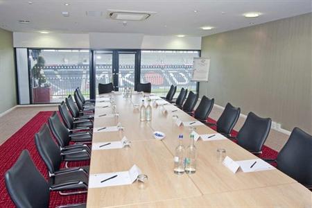 фото отеля Doubletree by Hilton Milton Keynes