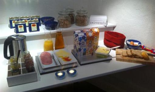 фото отеля Check Inn Bed & Breakfast