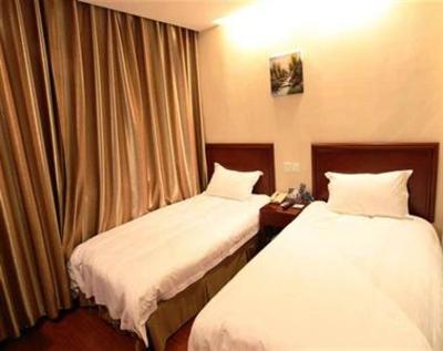 фото отеля GreenTree Inn Weihai Passenger Terminal Express Hotel