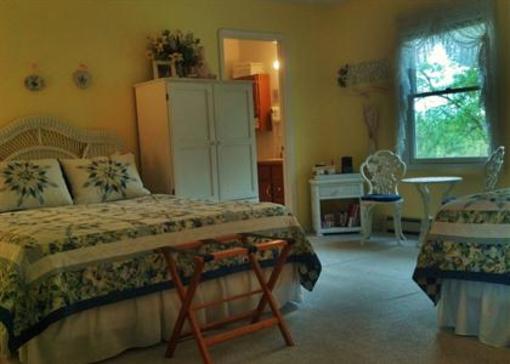 фото отеля Fox Hollow Bed and Breakfast at Baxter Creek