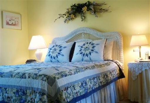 фото отеля Fox Hollow Bed and Breakfast at Baxter Creek