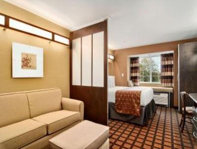 фото отеля Microtel Inn And Suites Wheeli