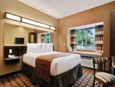 фото отеля Microtel Inn And Suites Wheeli