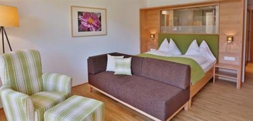 фото отеля Hotel SeeRose Steindorf am Ossiacher See