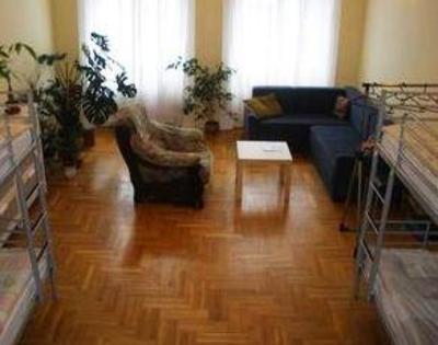 фото отеля Elizabeth Bridge Hostel