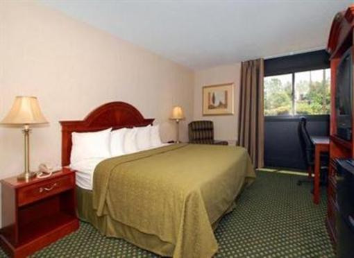 фото отеля Super 8 Henrietta/Rochester