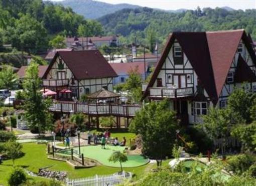 фото отеля Riverbend Motel & Cabins