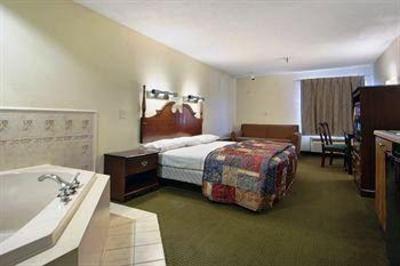 фото отеля Red Roof Inn Savannah - Midtown