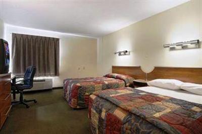 фото отеля Red Roof Inn Savannah - Midtown