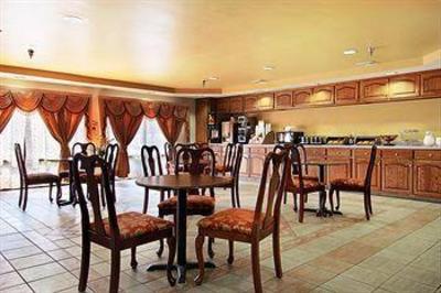 фото отеля Red Roof Inn Savannah - Midtown