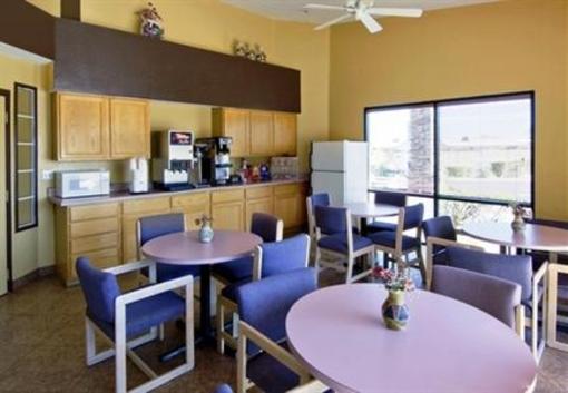 фото отеля Americas Best Value Inn Phoenix I-10 West