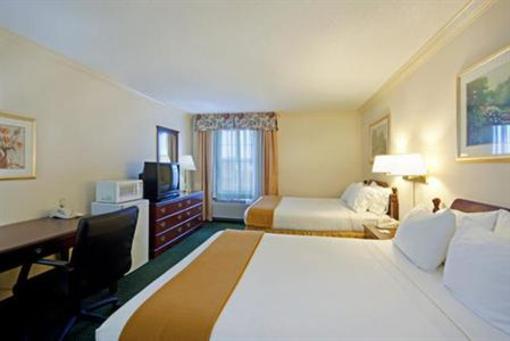 фото отеля Holiday Inn Express Amherst-Hadley