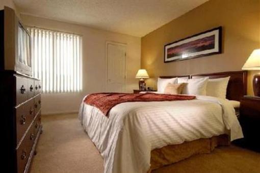 фото отеля Oakwood Apartments - Woodland Hills