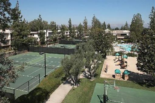 фото отеля Oakwood Apartments - Woodland Hills