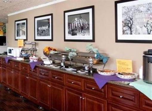 фото отеля Quality Inn & Suites Montebello