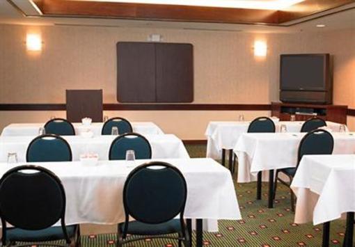 фото отеля Courtyard by Marriott Birmingham Colonnade