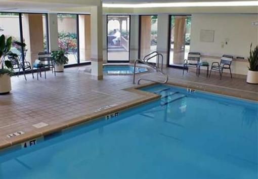 фото отеля Courtyard by Marriott Birmingham Colonnade