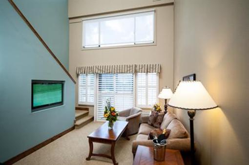 фото отеля Grouse Mountain Lodge