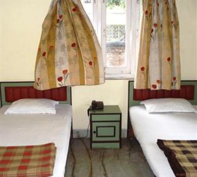 фото отеля Alipore Guest House