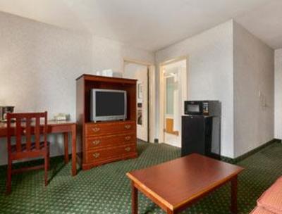 фото отеля Howard Johnson East Syracuse