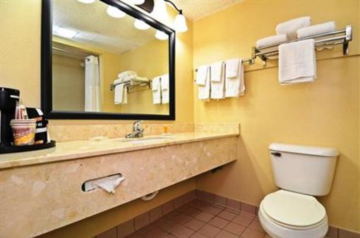 фото отеля Best Western Plus Arbour Inn & Suites