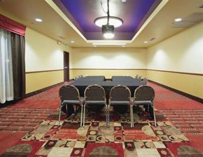 фото отеля La Quinta Inn & Suites Denver Gateway Park