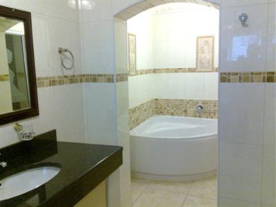 фото отеля Elarish Guesthouse Restaurant Conference Centre