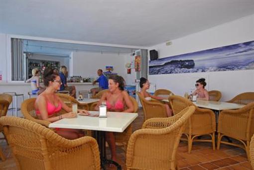 фото отеля Ferrera Beach Apartments Felanitx