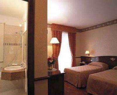 фото отеля Hotel De La Ville Saint-Vincent (Italy)