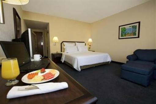 фото отеля Fiesta Inn Queretaro