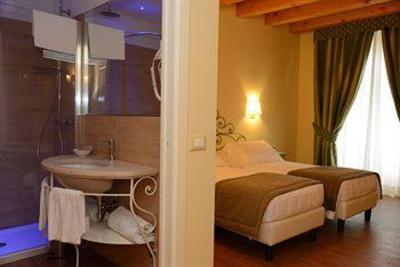 фото отеля Hotel Borgo Antico Como
