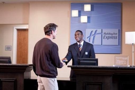 фото отеля Holiday Inn Express & Suites North Hollywood