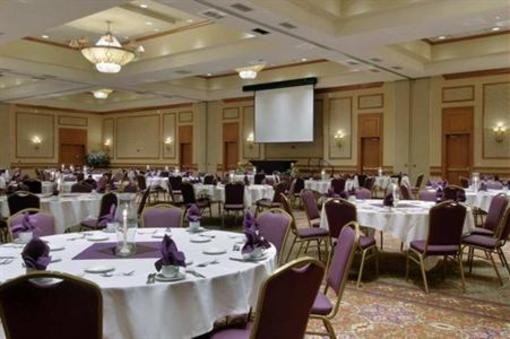 фото отеля DoubleTree by Hilton Hotel Denver - Stapleton North