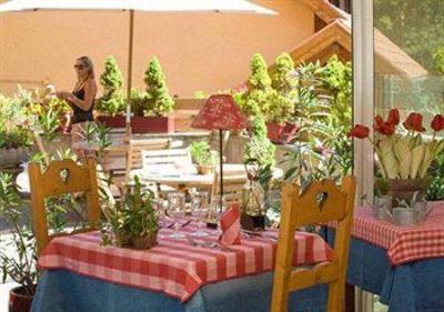 фото отеля Hotel Les Bains Brides-les-Bains