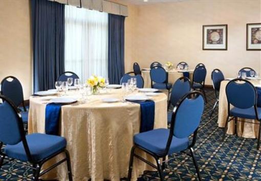 фото отеля Residence Inn Las Vegas Hughes Center