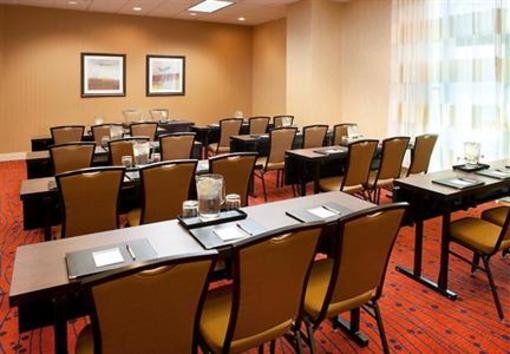фото отеля Residence Inn Las Vegas Hughes Center