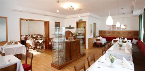 фото отеля Gasthof Zur Traube Neckenmarkt
