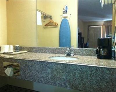 фото отеля Carefree Inn Madisonville