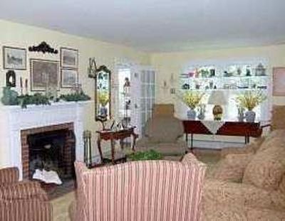 фото отеля Feather Hill Bed and Breakfast Pomfret