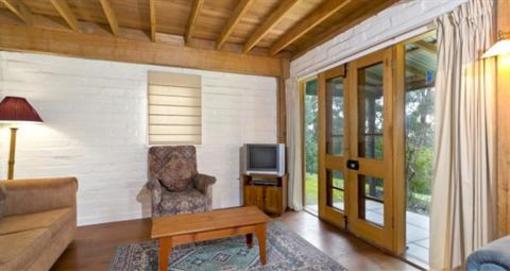 фото отеля King Parrot Cottages & Conference Retreat