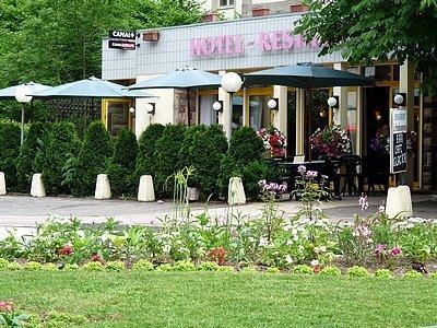 фото отеля Logis Hotel Le Strasbourgeois Plombieres-les-Bains