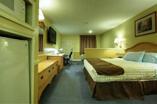 фото отеля Edinburg Executive Inn