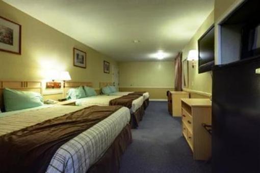 фото отеля Edinburg Executive Inn
