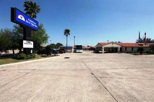 фото отеля Edinburg Executive Inn