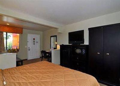 фото отеля Comfort Inn and Suites Rancho Cordova